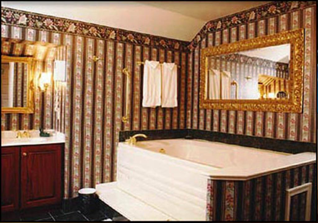 Bavarian Inn เชพเพิร์ดส์ทาวน์ ภายนอก รูปภาพ